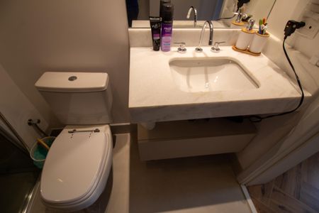 Apartamento à venda com 131m², 3 quartos e 2 vagasBanheiro da Suíte 2