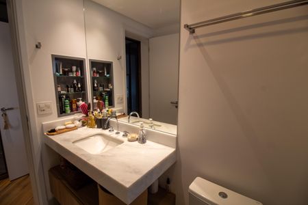 Apartamento à venda com 131m², 3 quartos e 2 vagasBanheiro da Suíte 3
