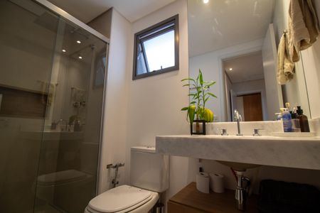 Apartamento à venda com 131m², 3 quartos e 2 vagasBanheiro da Suíte 1