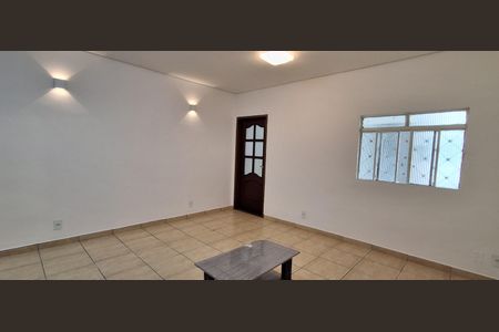Casa à venda com 115m², 2 quartos e 1 vaga Casa à venda com 115m², 2 quartos e 1 vagaSala