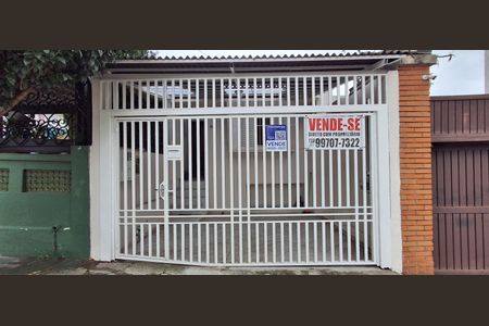 Casa à venda com 115m², 2 quartos e 1 vaga Casa à venda com 115m², 2 quartos e 1 vagaFachada