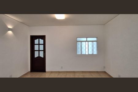 Casa à venda com 115m², 2 quartos e 1 vaga Casa à venda com 115m², 2 quartos e 1 vagaSala