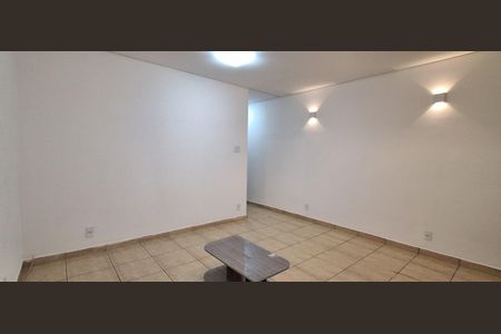 Casa à venda com 115m², 2 quartos e 1 vaga Casa à venda com 115m², 2 quartos e 1 vagaSala