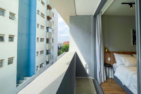 Studio para alugar com 24m², 1 quarto e sem vaga Studio para alugar com 24m², 1 quarto e sem vagaVaranda