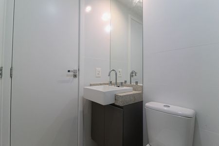 Apartamento para alugar com 38m², 2 quartos e sem vaga Apartamento para alugar com 38m², 2 quartos e sem vagaBanheiro da Suíte