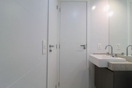 Apartamento para alugar com 38m², 2 quartos e sem vaga Apartamento para alugar com 38m², 2 quartos e sem vagaBanheiro da Suíte