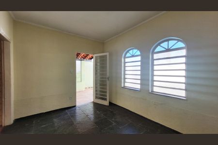 Casa à venda com 200m², 5 quartos e 2 vagasSala