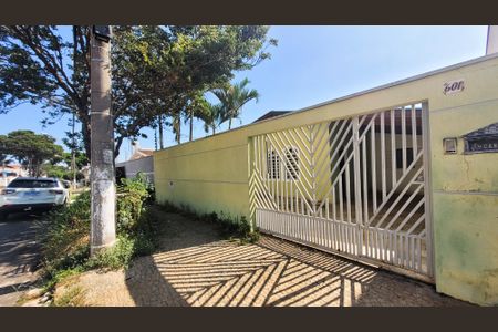 Casa à venda com 200m², 5 quartos e 2 vagasFachada