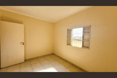 Casa à venda com 200m², 5 quartos e 2 vagasQuarto 2