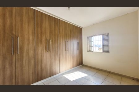 Casa à venda com 200m², 5 quartos e 2 vagasQuarto 1