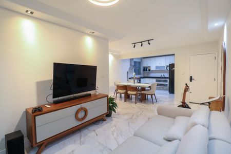 Apartamento à venda com 97m², 3 quartos e 1 vaga Apartamento à venda com 97m², 3 quartos e 1 vagaSala