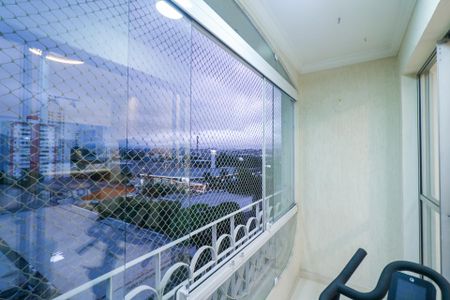 Apartamento à venda com 97m², 3 quartos e 1 vaga Apartamento à venda com 97m², 3 quartos e 1 vagaVaranda