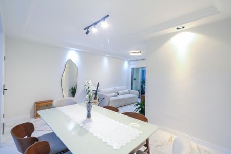 Apartamento à venda com 97m², 3 quartos e 1 vaga Apartamento à venda com 97m², 3 quartos e 1 vagaSala