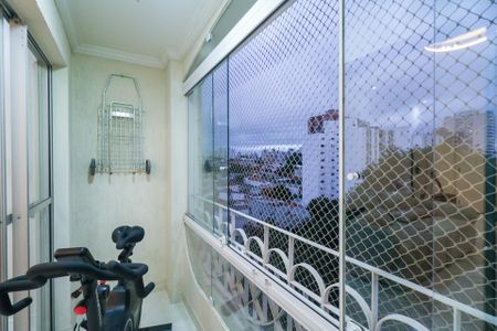 Apartamento à venda com 97m², 3 quartos e 1 vaga Apartamento à venda com 97m², 3 quartos e 1 vagaVaranda