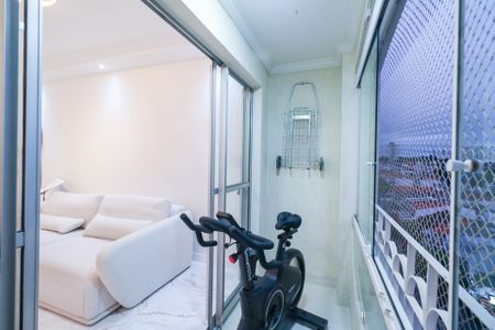 Apartamento à venda com 97m², 3 quartos e 1 vaga Apartamento à venda com 97m², 3 quartos e 1 vagaVaranda