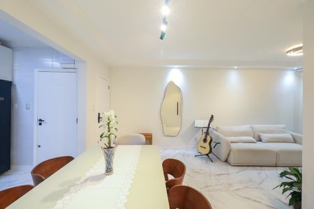 Apartamento à venda com 97m², 3 quartos e 1 vaga Apartamento à venda com 97m², 3 quartos e 1 vagaSala