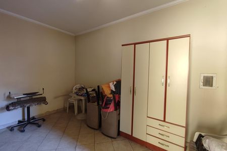 Casa à venda com 200m², 5 quartos e 6 vagas Casa à venda com 200m², 5 quartos e 6 vagasEdícula 2 - Quarto