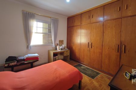 Casa à venda com 200m², 5 quartos e 6 vagas Casa à venda com 200m², 5 quartos e 6 vagasQuarto 3