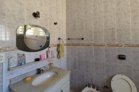 Casa à venda com 200m², 5 quartos e 6 vagas Casa à venda com 200m², 5 quartos e 6 vagasBanheiro