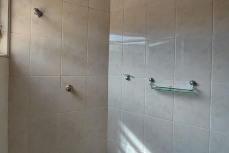 Casa à venda com 200m², 5 quartos e 6 vagas Casa à venda com 200m², 5 quartos e 6 vagasEdícula 1 - Banheiro