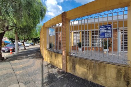 Casa à venda com 200m², 5 quartos e 6 vagas Casa à venda com 200m², 5 quartos e 6 vagasFachada e placa