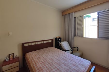 Casa à venda com 200m², 5 quartos e 6 vagas Casa à venda com 200m², 5 quartos e 6 vagasQuarto 2