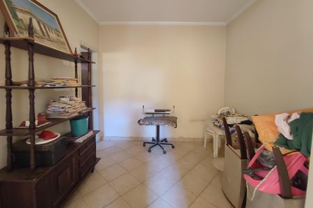 Casa à venda com 200m², 5 quartos e 6 vagas Casa à venda com 200m², 5 quartos e 6 vagasEdícula 2 - Quarto