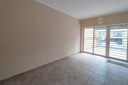 Casa à venda com 200m², 5 quartos e 6 vagas Casa à venda com 200m², 5 quartos e 6 vagasGaragem - Coberta