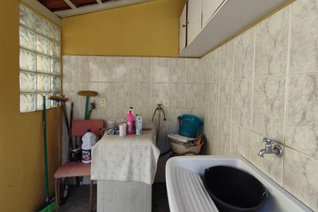 Casa à venda com 200m², 5 quartos e 6 vagas Casa à venda com 200m², 5 quartos e 6 vagasÁrea de Serviço