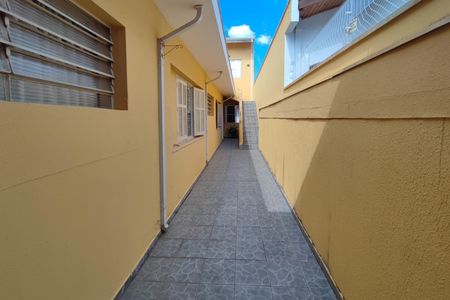 Casa à venda com 200m², 5 quartos e 6 vagas Casa à venda com 200m², 5 quartos e 6 vagasCorredor - Quintal