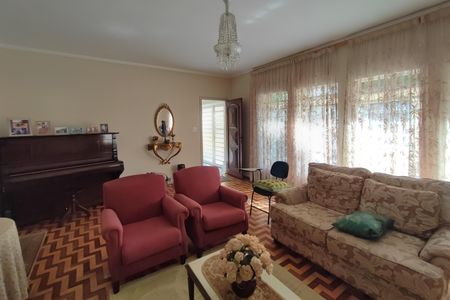 Casa à venda com 200m², 5 quartos e 6 vagas Casa à venda com 200m², 5 quartos e 6 vagasSala de Estar