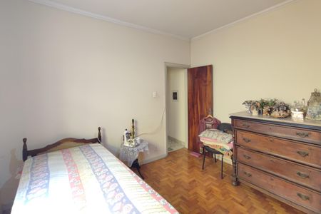 Casa à venda com 200m², 5 quartos e 6 vagas Casa à venda com 200m², 5 quartos e 6 vagasQuarto 1