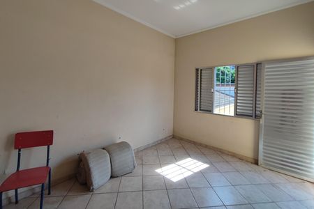 Casa à venda com 200m², 5 quartos e 6 vagas Casa à venda com 200m², 5 quartos e 6 vagasEdícula 1 - Quarto
