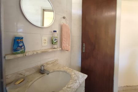 Casa à venda com 200m², 5 quartos e 6 vagas Casa à venda com 200m², 5 quartos e 6 vagasEdícula 2 - Banheiro