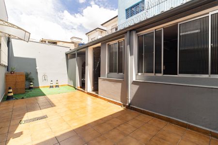 Casa à venda com 170m², 4 quartos e 2 vagasQuintal