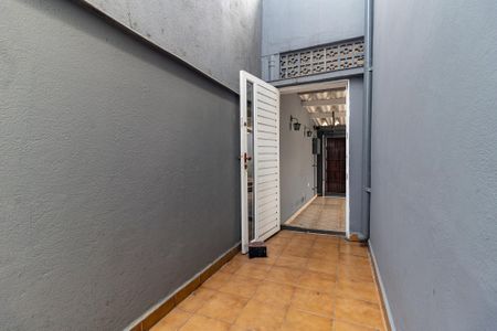 Casa à venda com 170m², 4 quartos e 2 vagasCorredor Lateral