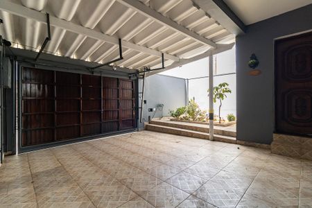 Casa à venda com 170m², 4 quartos e 2 vagasGaragem