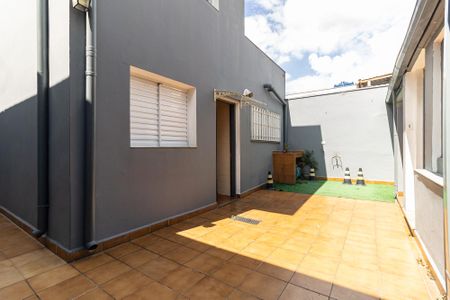 Casa à venda com 170m², 4 quartos e 2 vagasQuintal