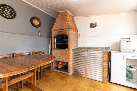 Casa à venda com 170m², 4 quartos e 2 vagasSalão/Churrasqueira