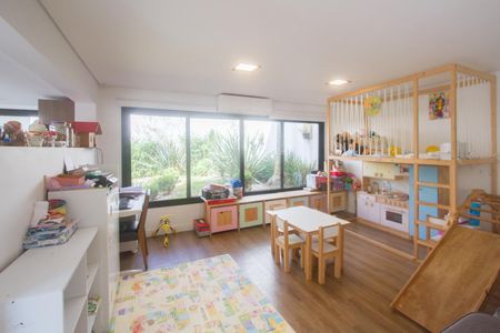 Casa à venda com 1200m², 8 quartos e 4 vagasSala