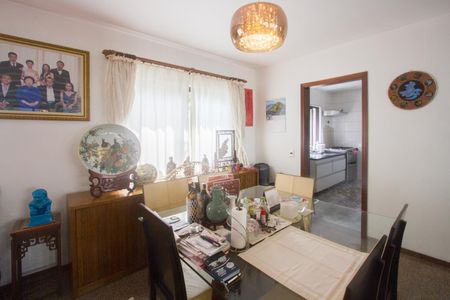 Casa à venda com 1200m², 8 quartos e 4 vagasCasa 2 - Sala