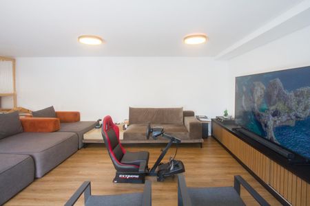 Casa à venda com 1200m², 8 quartos e 4 vagasSala