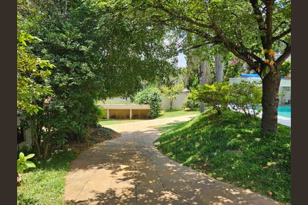 Casa à venda com 1200m², 8 quartos e 4 vagasÁrea Externa