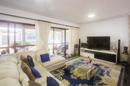 Casa à venda com 1200m², 8 quartos e 4 vagasCasa 2 - Sala