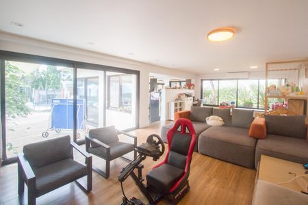 Casa à venda com 1200m², 8 quartos e 4 vagasSala