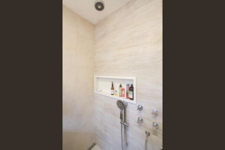 Casa à venda com 1200m², 8 quartos e 4 vagasCasa 2 - Banheiro Suíte