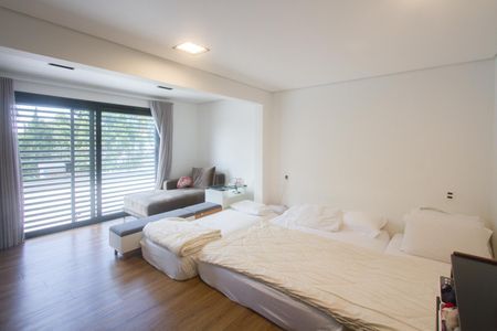 Casa à venda com 1200m², 8 quartos e 4 vagasSuíte 2