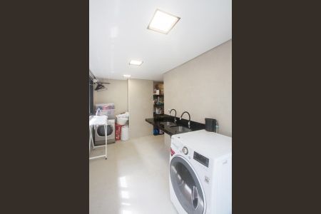 Casa à venda com 1200m², 8 quartos e 4 vagasÁrea de Serviço