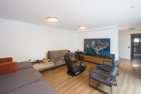 Casa à venda com 1200m², 8 quartos e 4 vagasSala