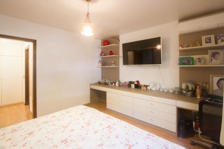 Casa à venda com 1200m², 8 quartos e 4 vagasCasa 2 - Suíte